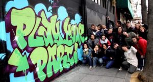 team building street art mur