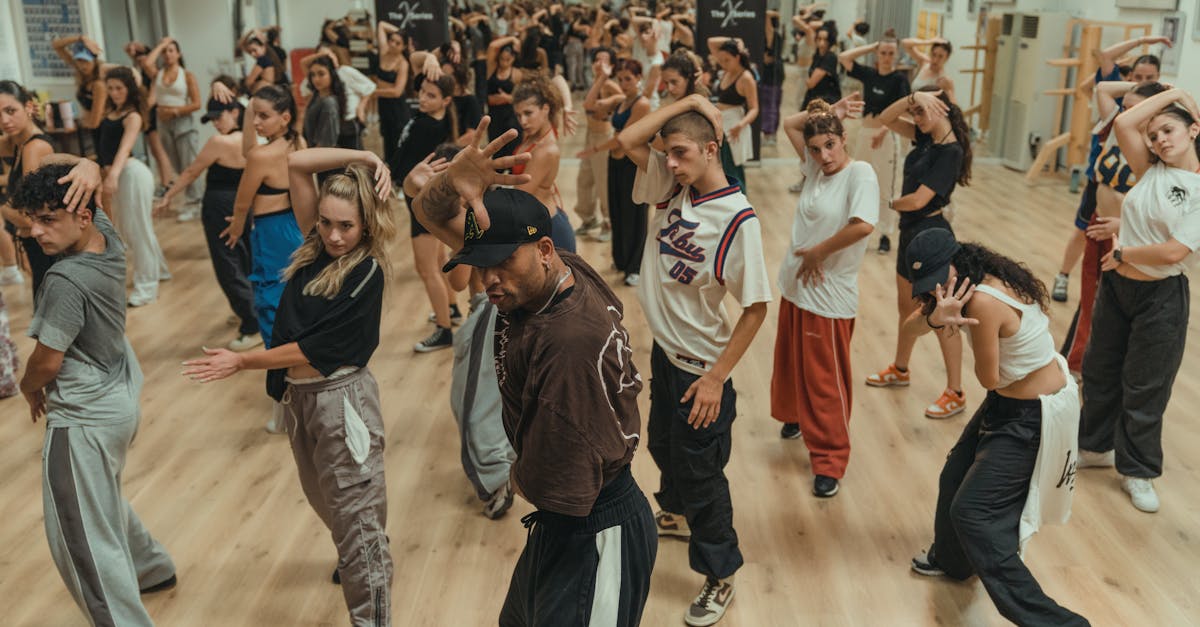 découvrez l'importance du team building pour renforcer la cohésion d'équipe et améliorer la communication au sein de votre entreprise. explorez des activités ludiques et des ateliers conçus pour favoriser l'esprit d'équipe et stimuler la créativité de vos collaborateurs.